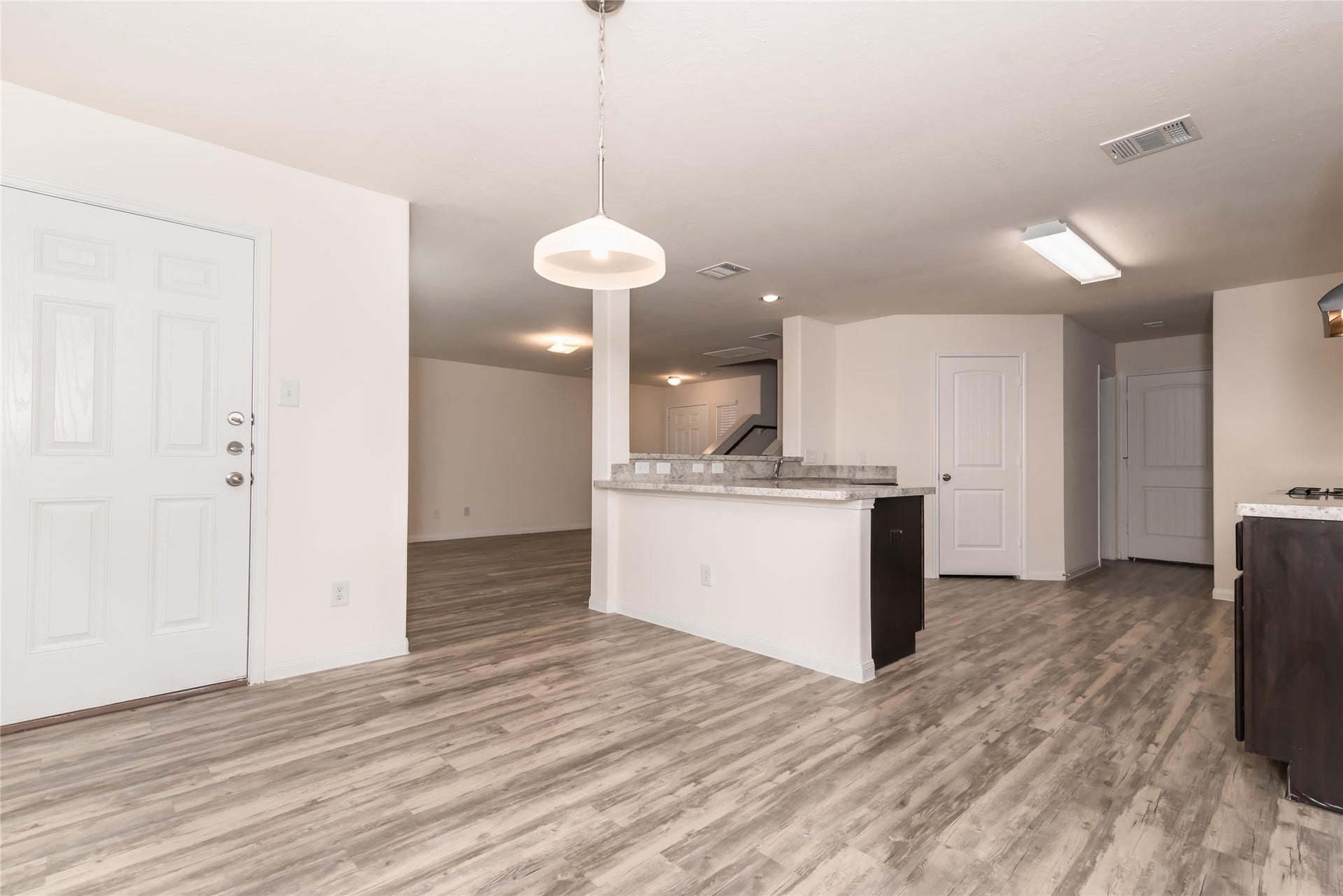 24426 Borelli Drive, Katy, TX 77493 Photos may be representative of the floor plan and not the exact home. Finishes, layout, and features of the actual property for lease may vary.