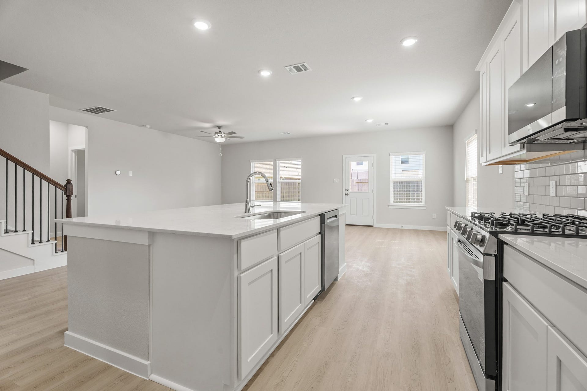 13214 Anchor Bay Drive, Texas City, TX 77568 13214 Anchor Bay Drive, Texas City, TX 77568