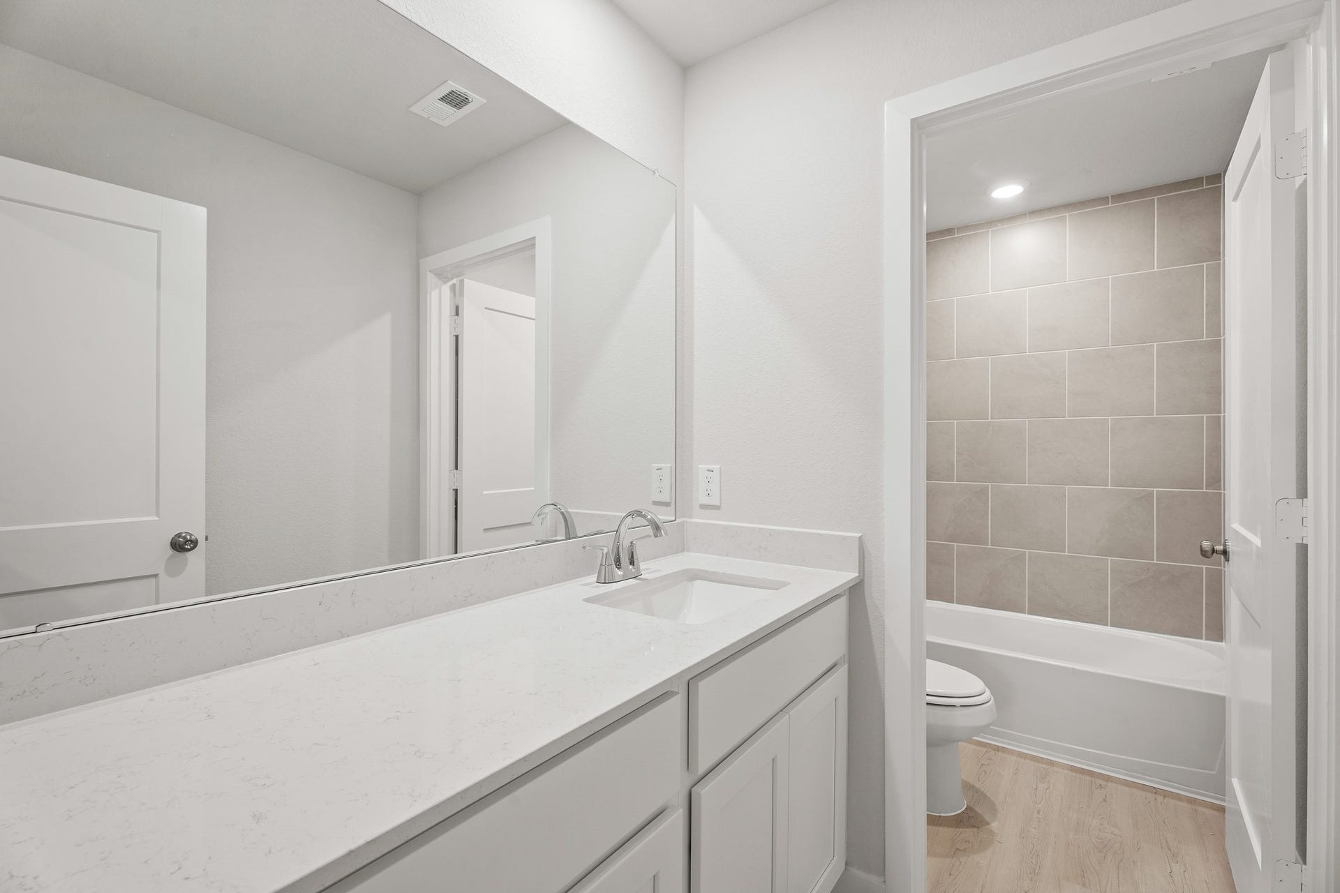 13214 Anchor Bay Drive, Texas City, TX 77568 13214 Anchor Bay Drive, Texas City, TX 77568
