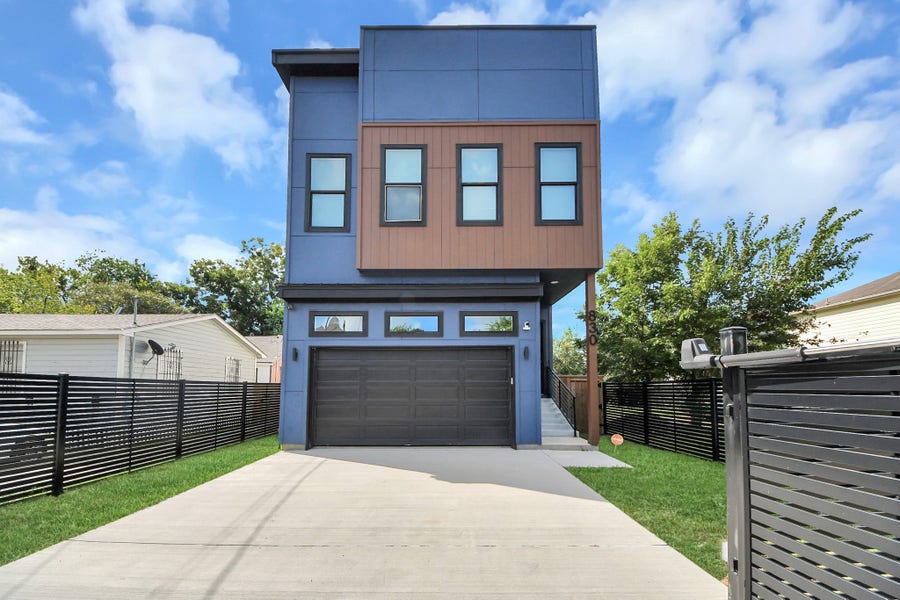 Property photo for 830 E 40th Street, Houston, TX
