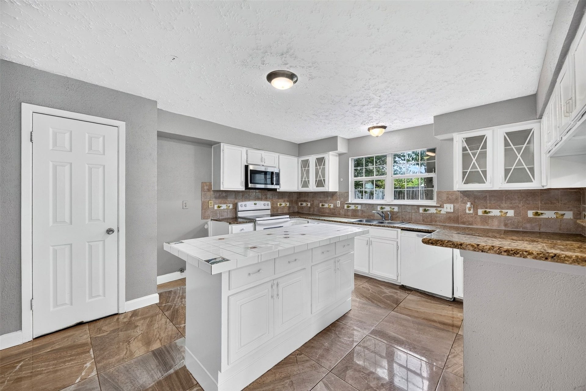 15818 Manfield Drive, Houston, TX 77082