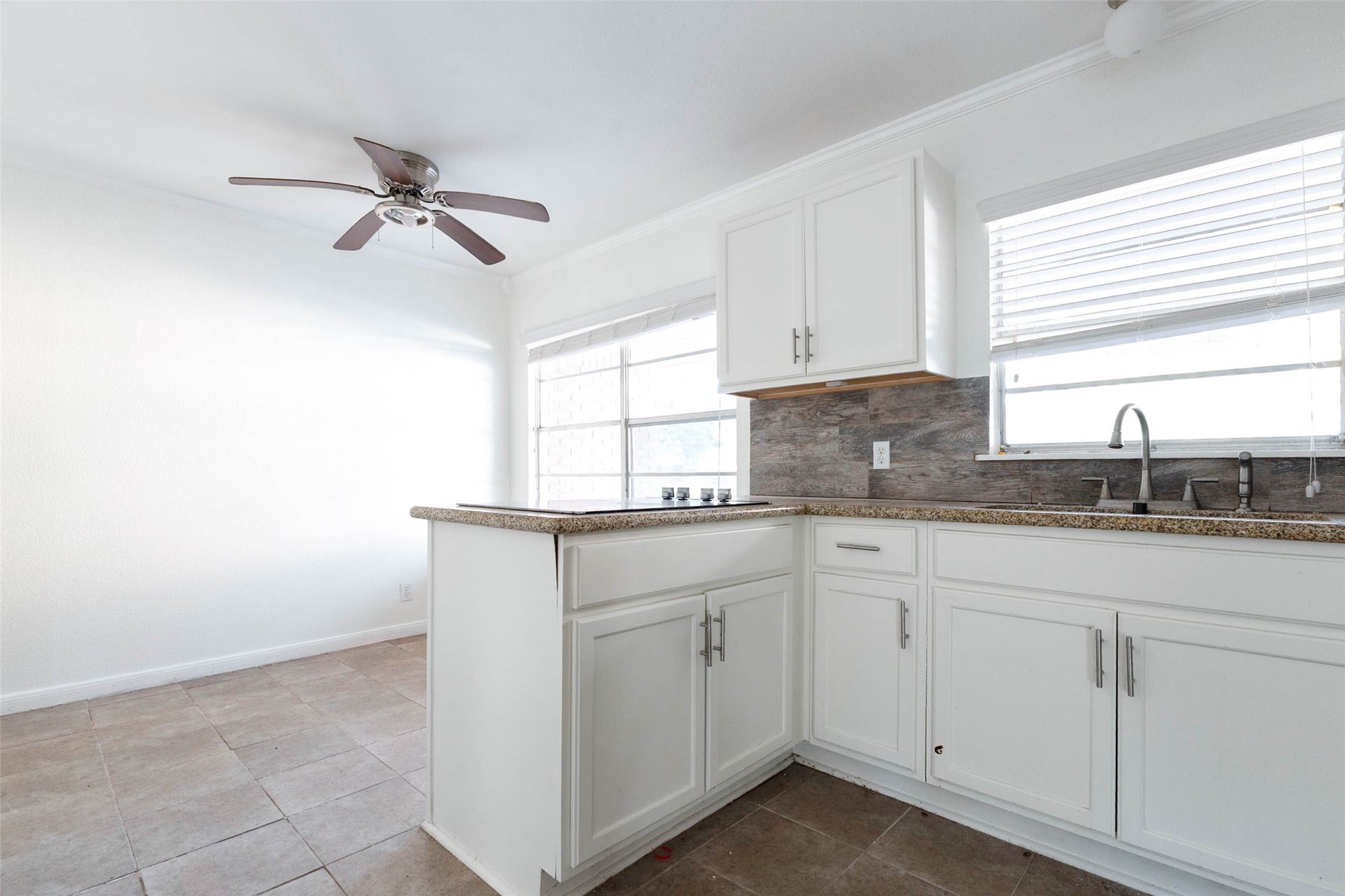 5315 Creekbend Drive, Houston, TX 77096 5315 Creekbend Drive, Houston, TX 77096