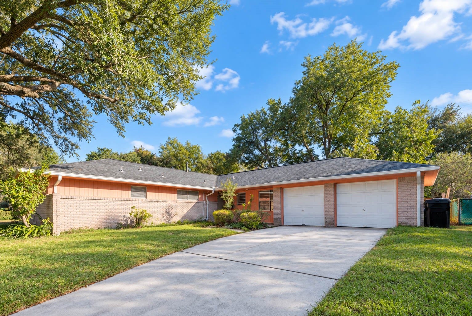 5315 Creekbend Drive, Houston, TX 77096 5315 Creekbend Drive, Houston, TX 77096
