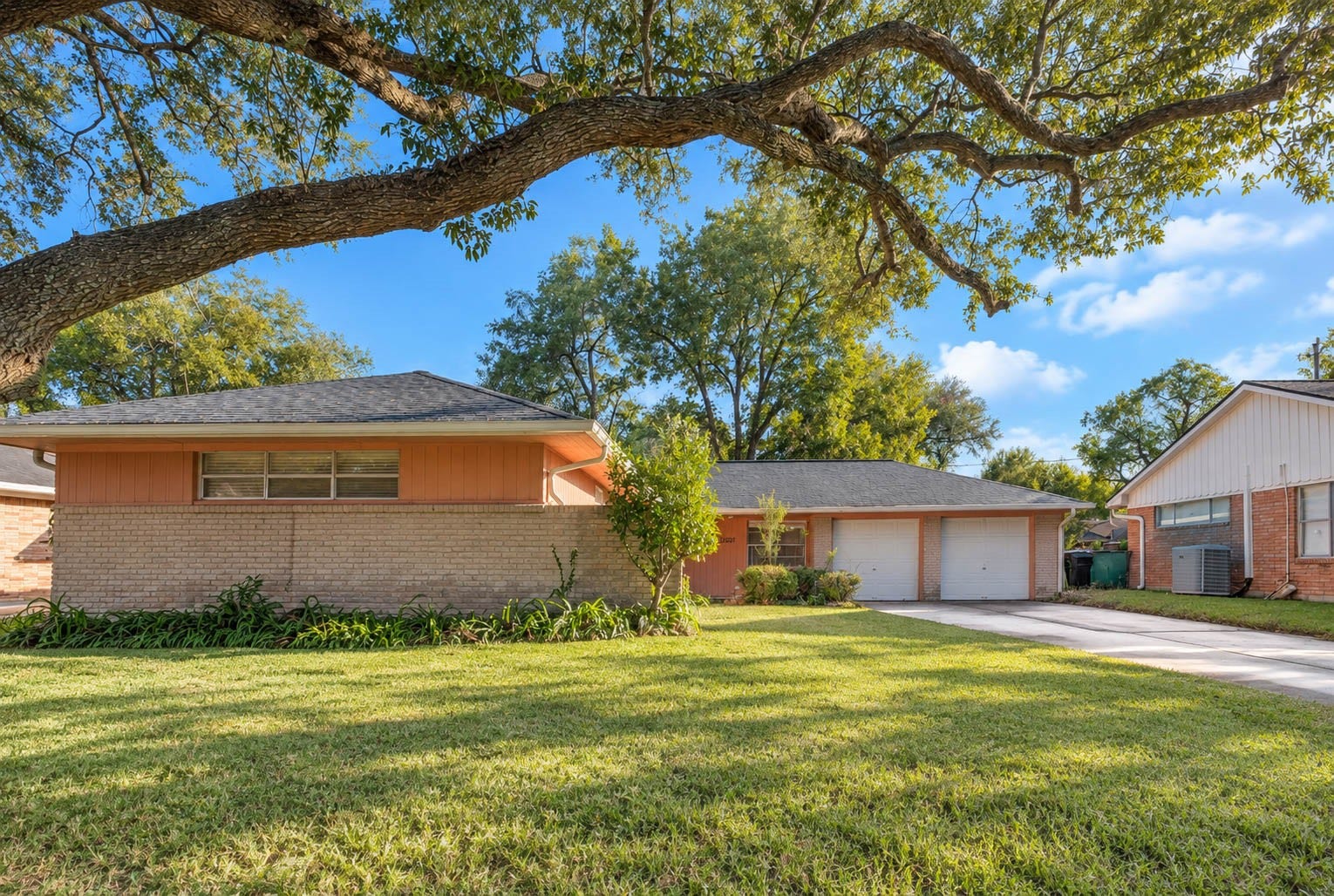 5315 Creekbend Drive, Houston, TX 77096 5315 Creekbend Drive, Houston, TX 77096