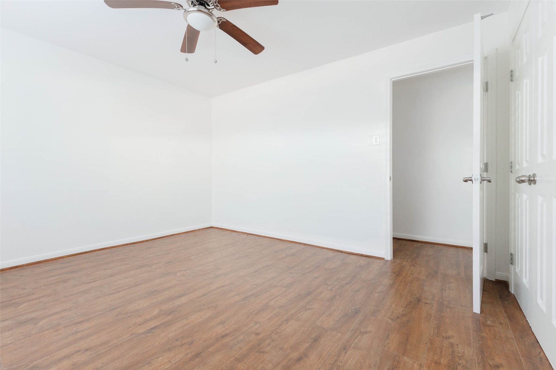 5315 Creekbend Drive, Houston, TX 77096 5315 Creekbend Drive, Houston, TX 77096