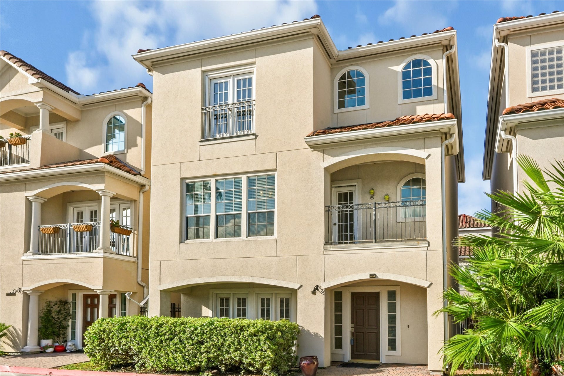 7130 Windwater Parkway N, Houston, TX 77036 Welcome home