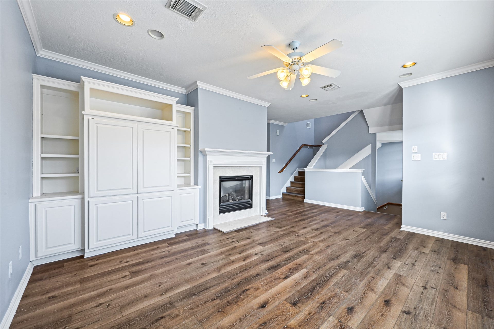 7130 Windwater Parkway N, Houston, TX 77036 Living area