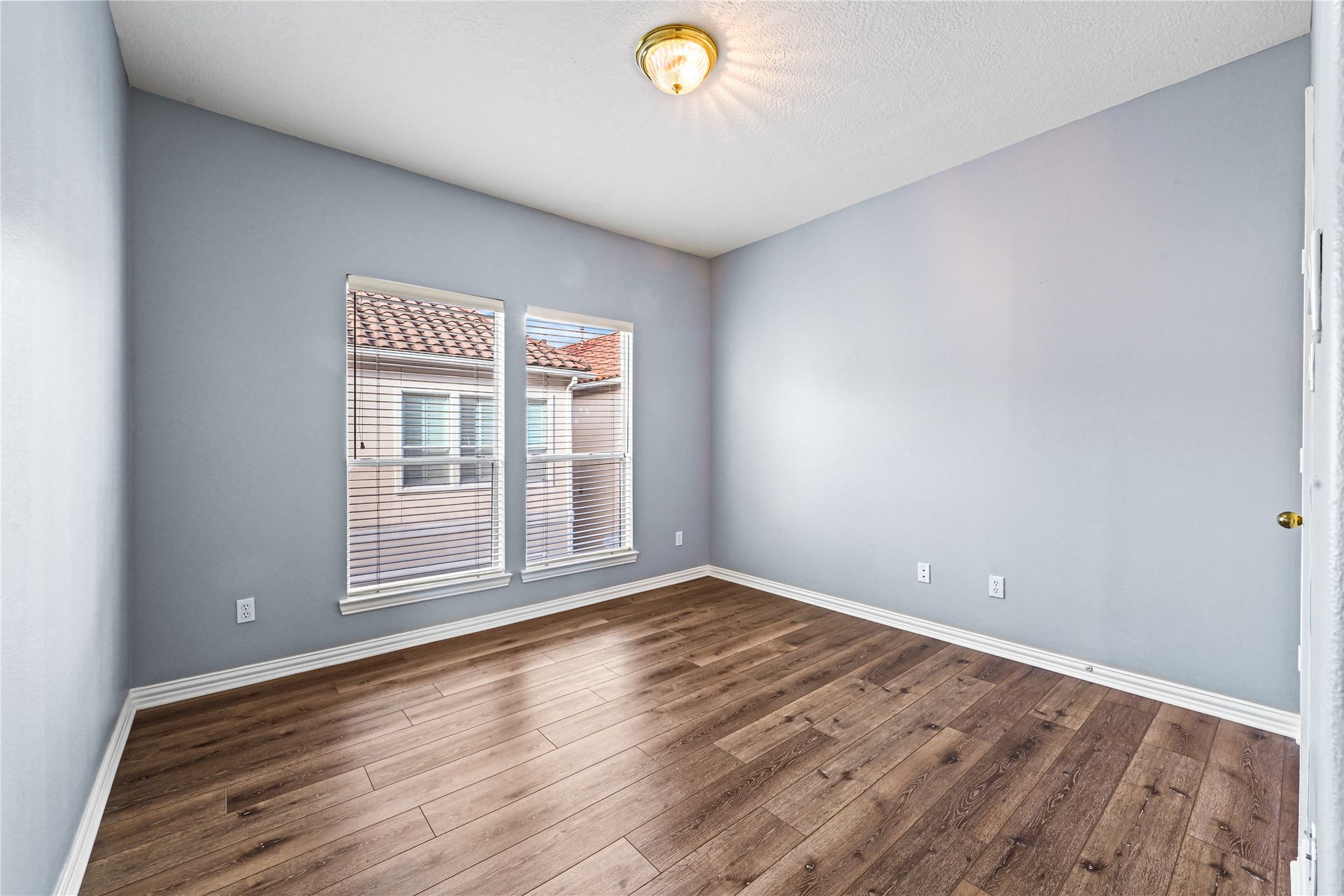 7130 Windwater Parkway N, Houston, TX 77036 2nd/study bedroom