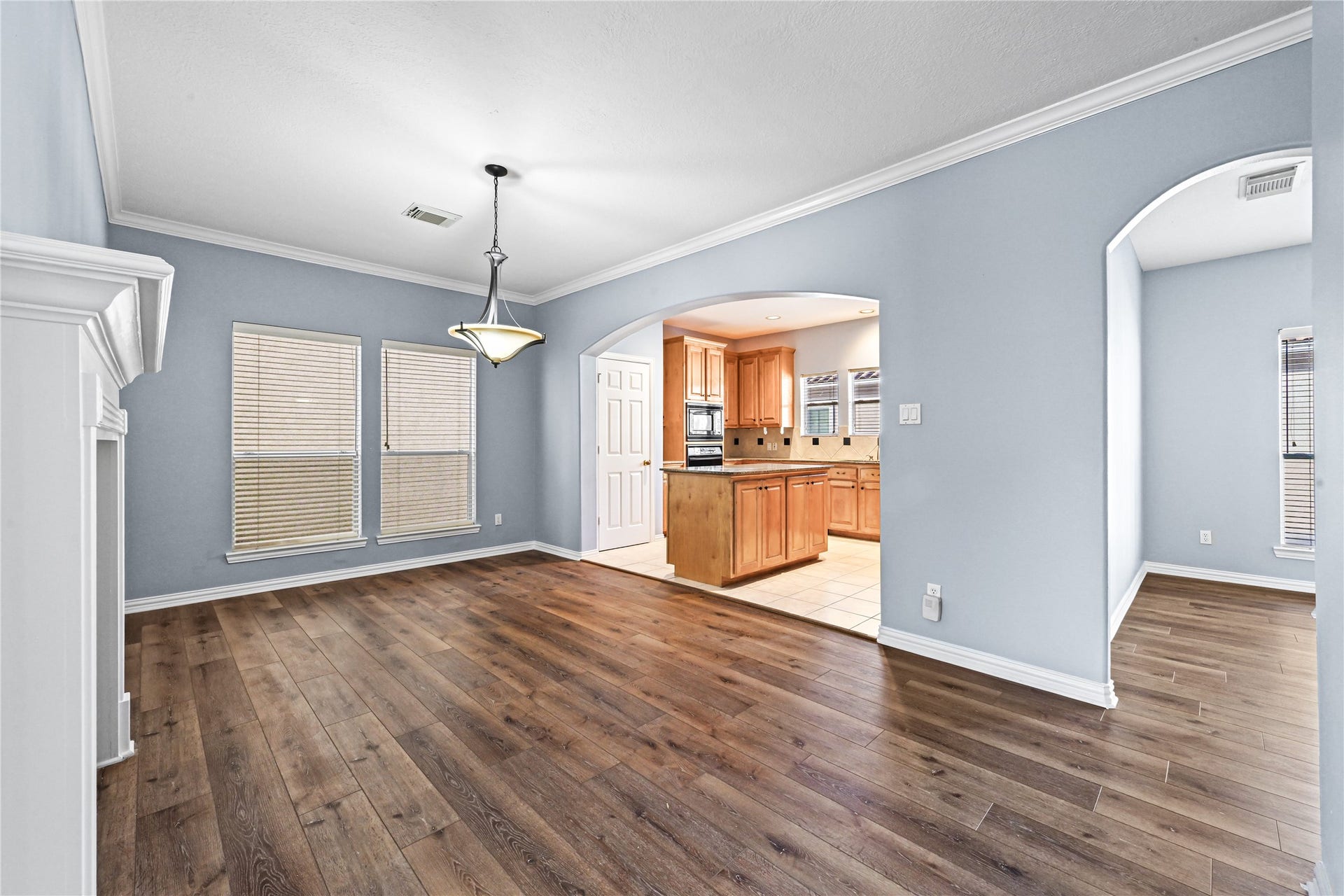 7130 Windwater Parkway N, Houston, TX 77036 Dinning room