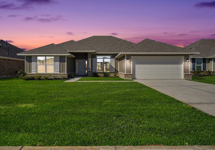 Property photo for 5 Keystone Court, Angleton, TX