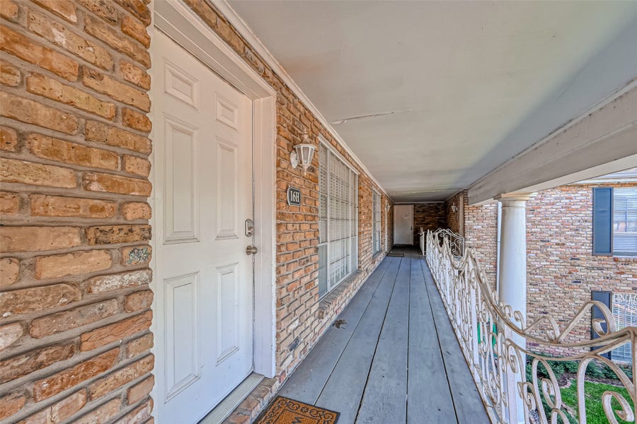 Property photo for 2121 Fountain View Drive, #16, Houston, TX