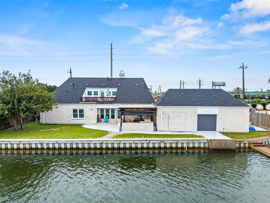 Property photo for 36 S Shore Drive, Galveston, TX