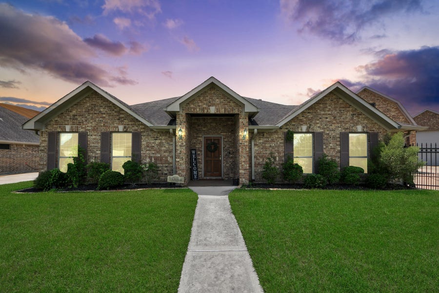 Property photo for 6702 Falcon Ridge, Manvel, TX