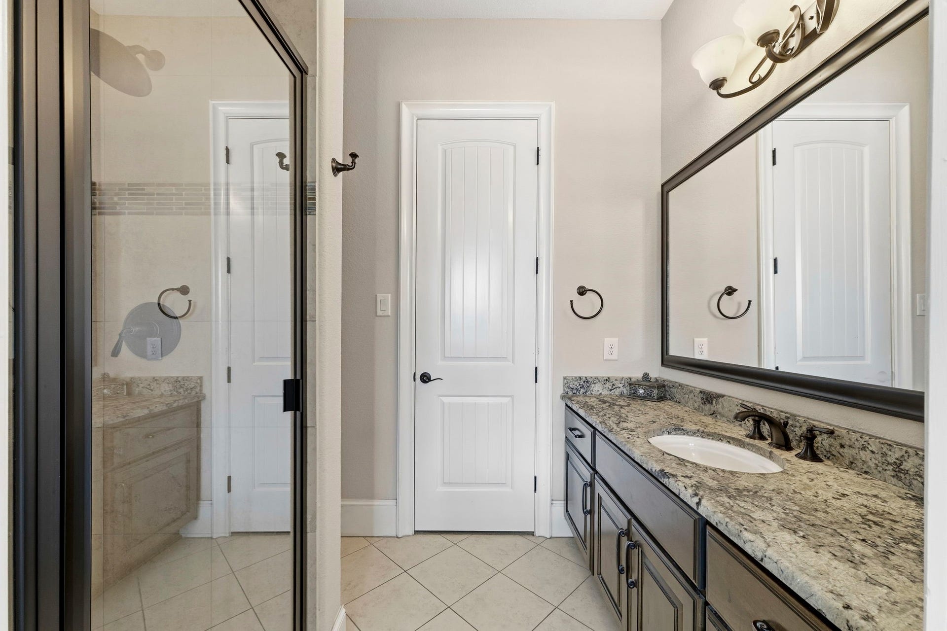 Full en-suite Bath