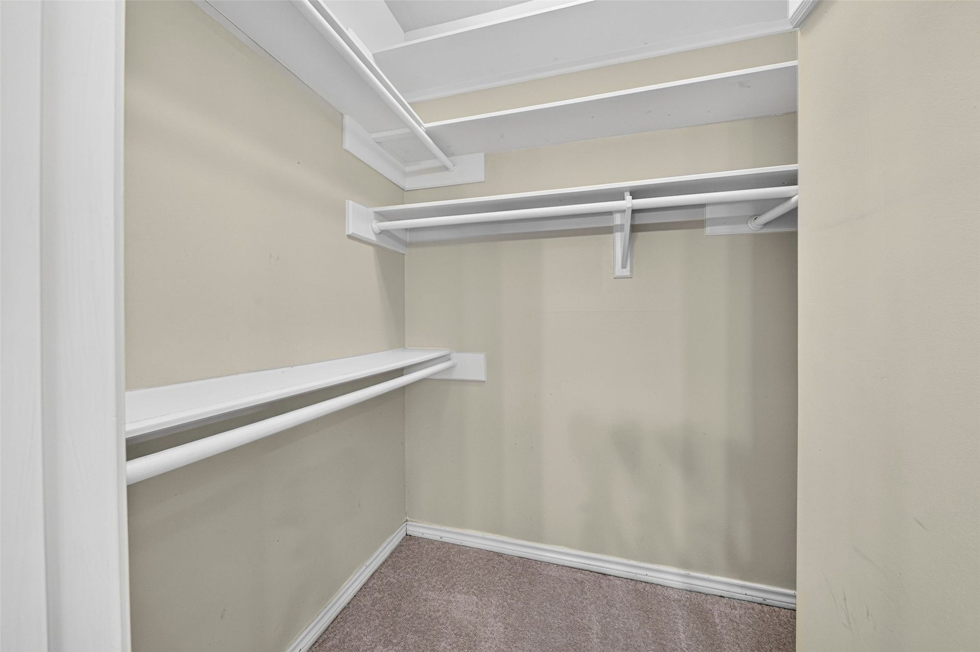 6206 Willow Pine Drive, Spring, TX 77379 You love having two spacious walk-in closets as well as built in cabinets in the primary bathroom.