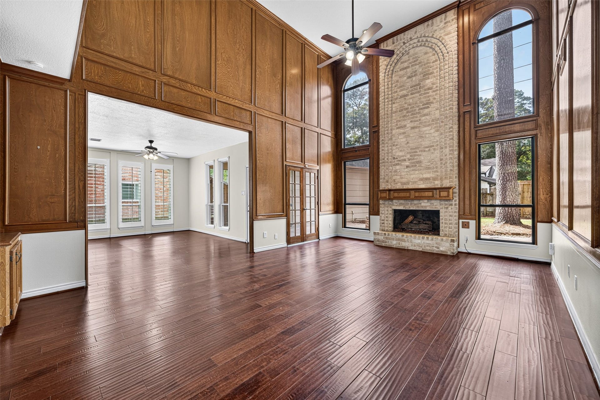 6206 Willow Pine Drive, Spring, TX 77379 The large living room gives you many options for furniture configurations. The room to the left is the breakfast room.