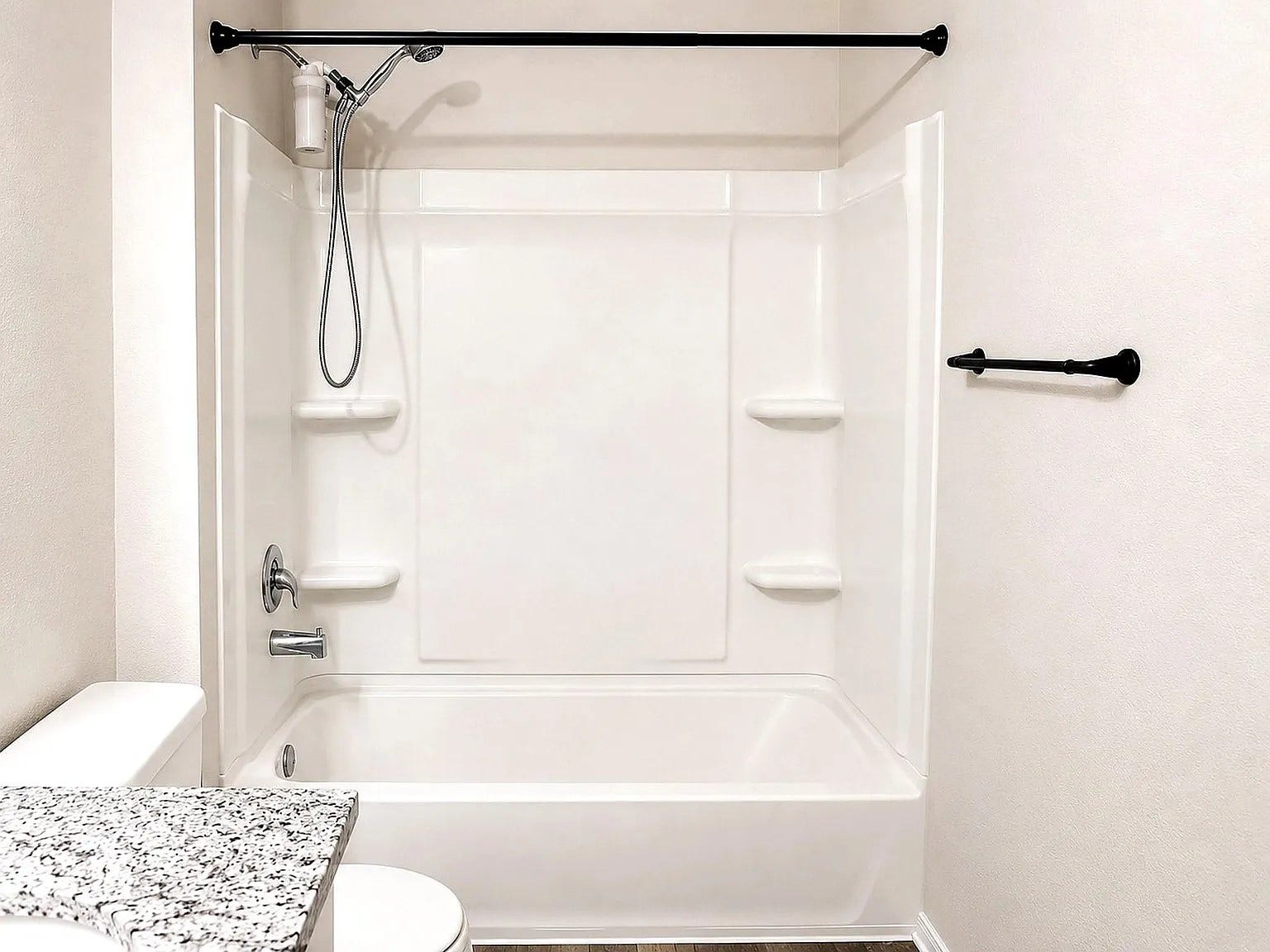 2 Bathrooms