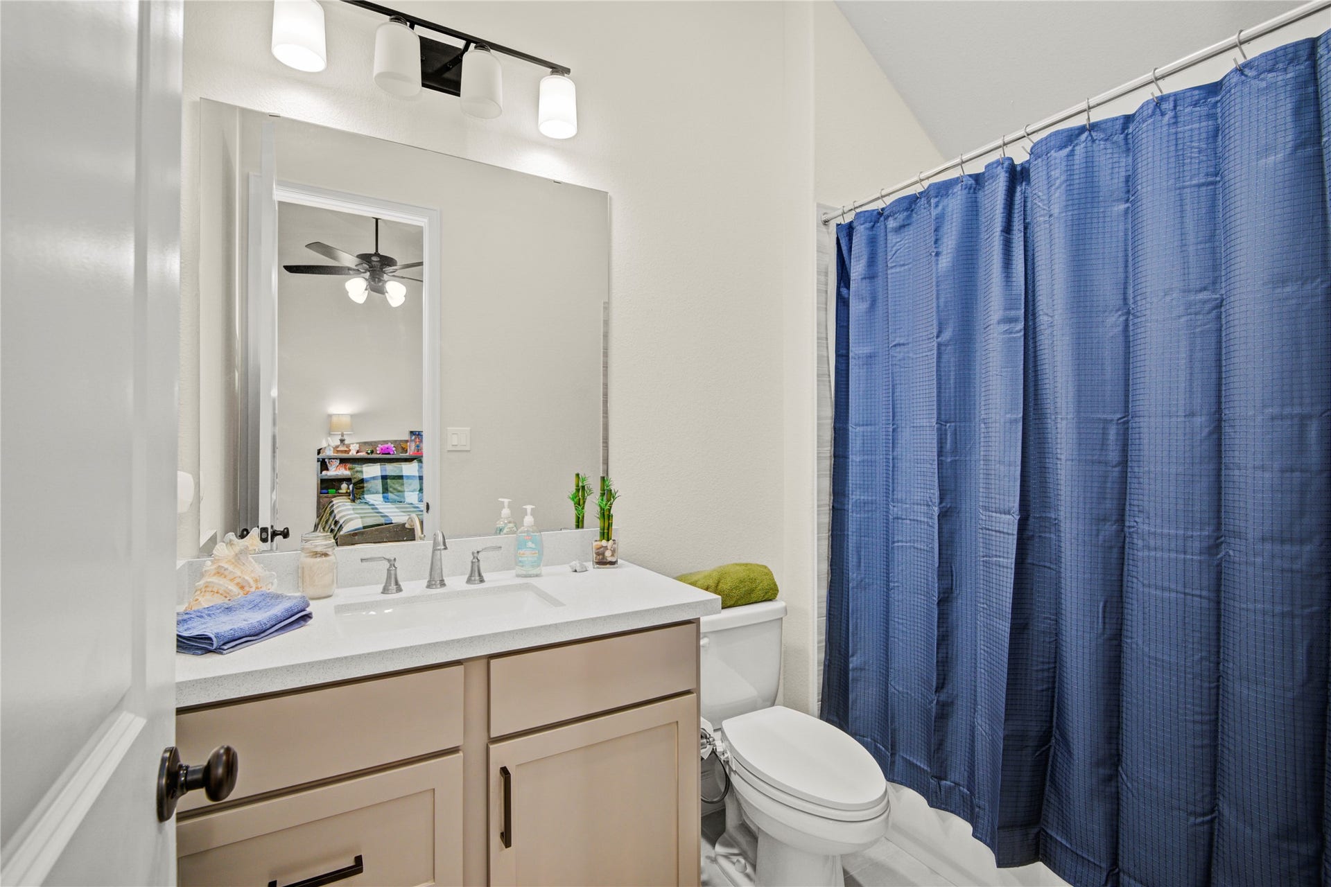 10834 Capella Creek Way, Richmond, TX 77406 Ensuite bathroom