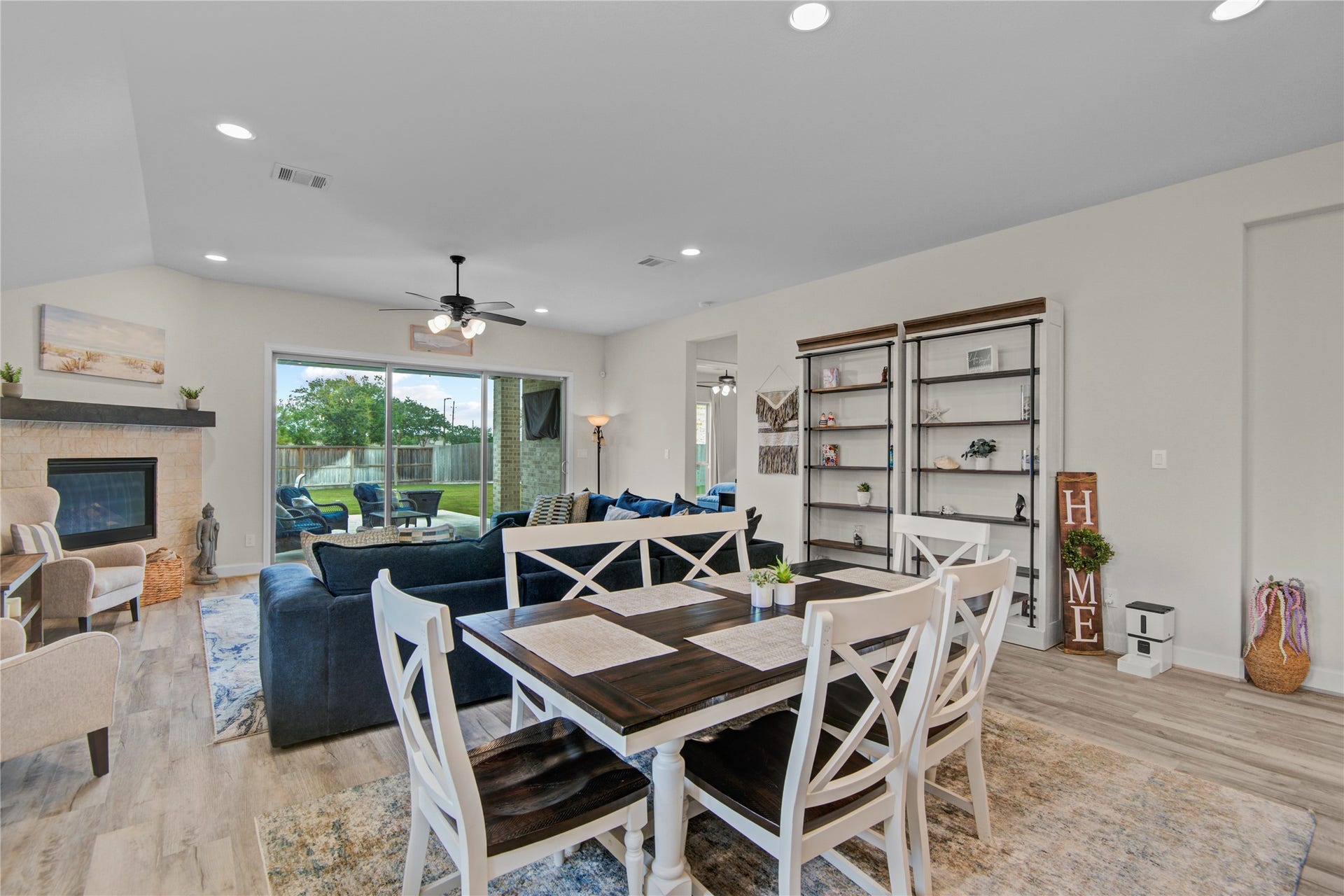 10834 Capella Creek Way, Richmond, TX 77406 Kitchen and Dining Area