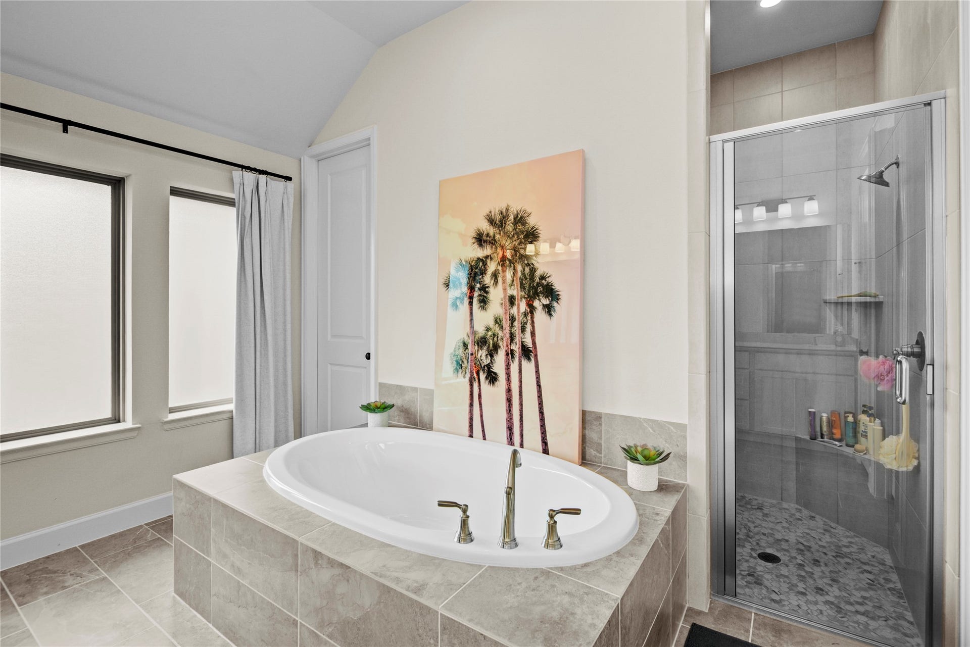 10834 Capella Creek Way, Richmond, TX 77406 Soaking Tub in the Master Bath