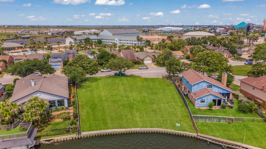 Property photo for 22 Lakeview Drive, Galveston, TX