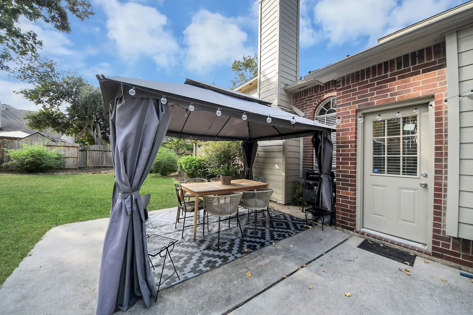 2610 Spring Bend Drive, Spring, TX 77386 2610 Spring Bend Drive, Spring, TX 77386