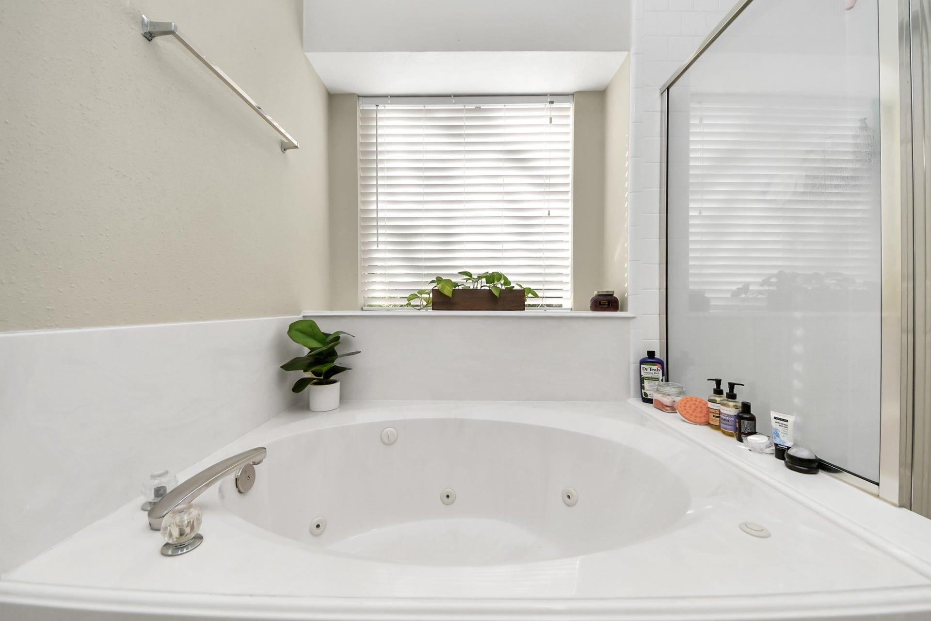 2610 Spring Bend Drive, Spring, TX 77386 2610 Spring Bend Drive, Spring, TX 77386