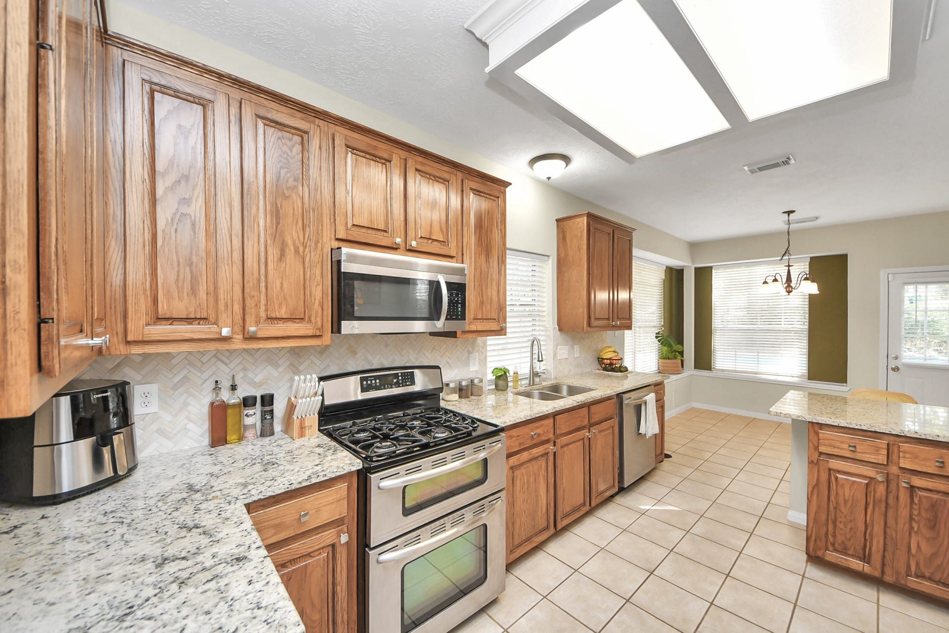 2610 Spring Bend Drive, Spring, TX 77386 2610 Spring Bend Drive, Spring, TX 77386