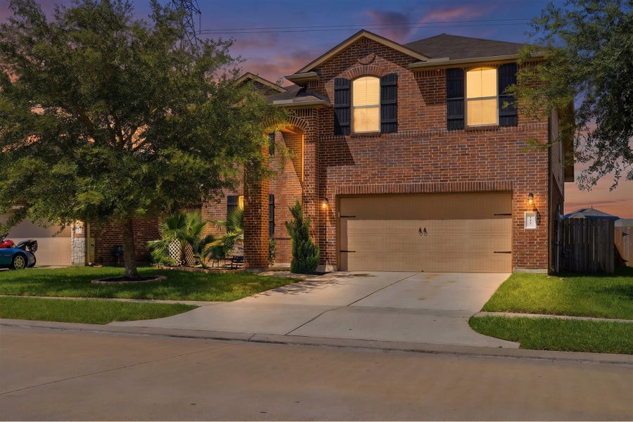Property photo for 342 Kendall Crest Drive, Alvin, TX