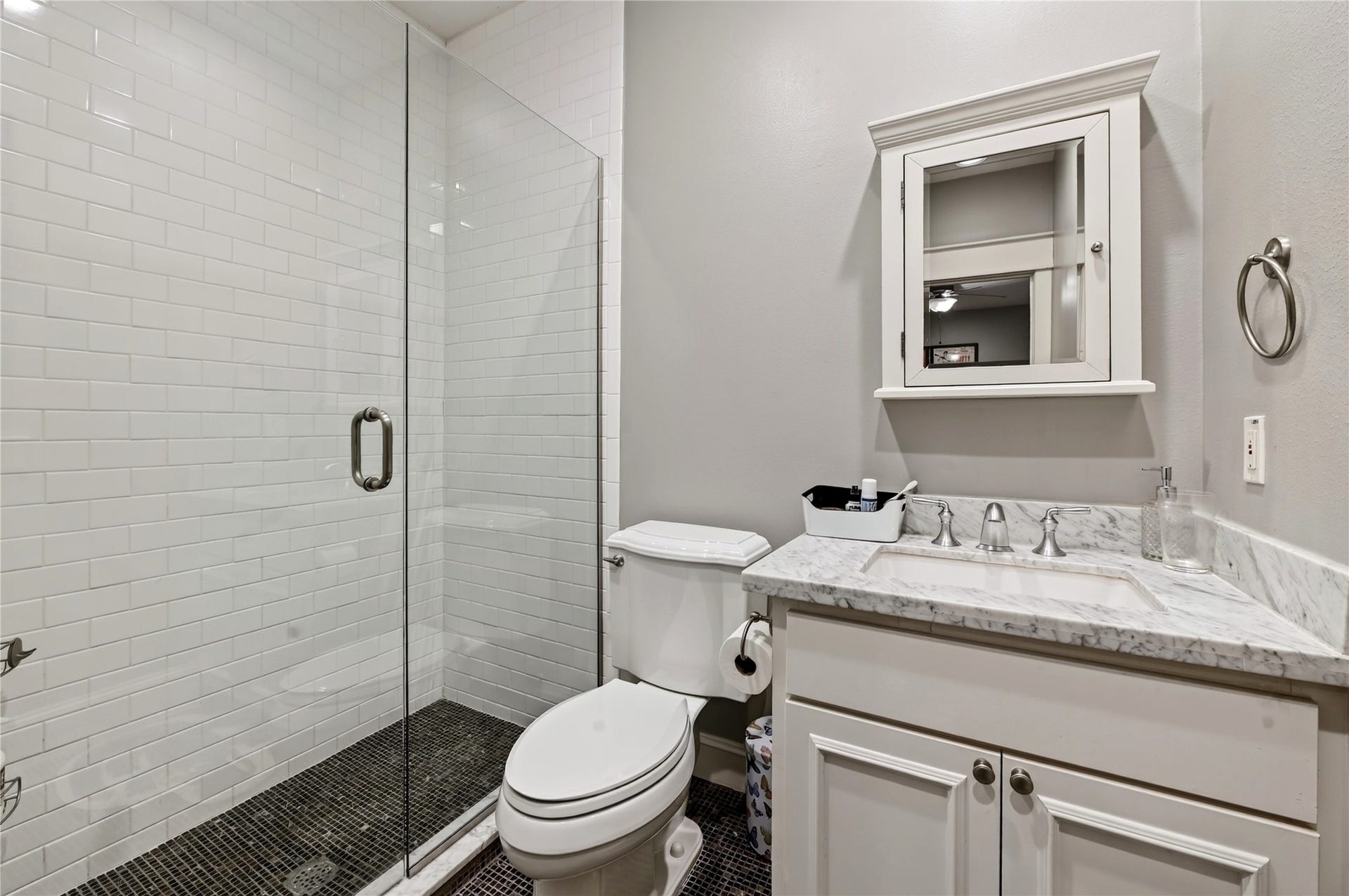 Secondary bathroom located on the first floor.
