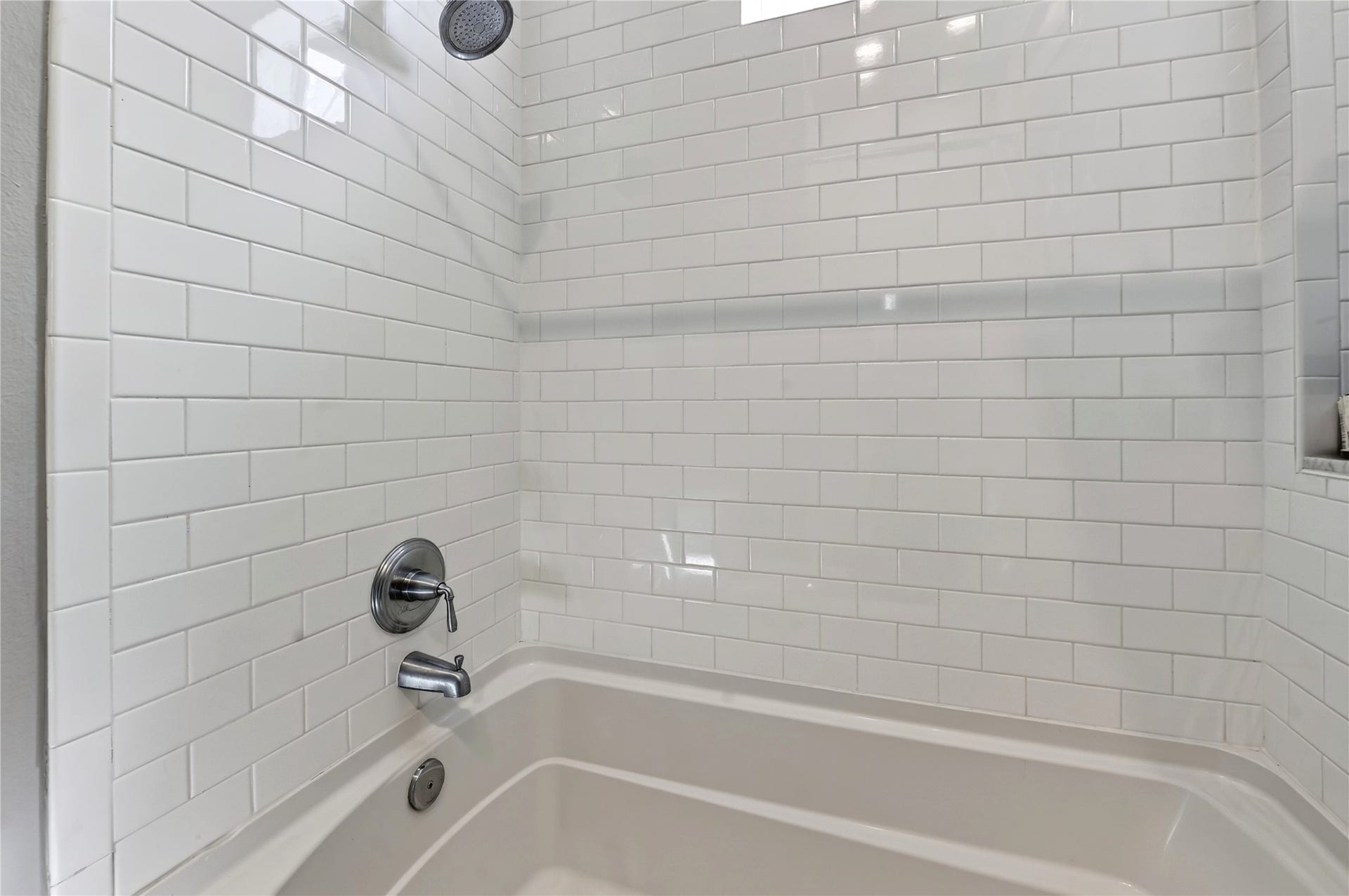 Secondary bathroom located on the third floor.