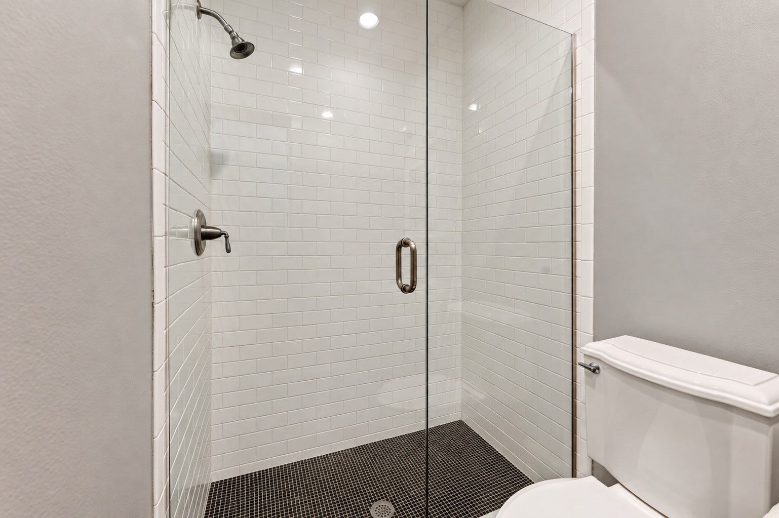 Secondary bathroom located on the first floor.