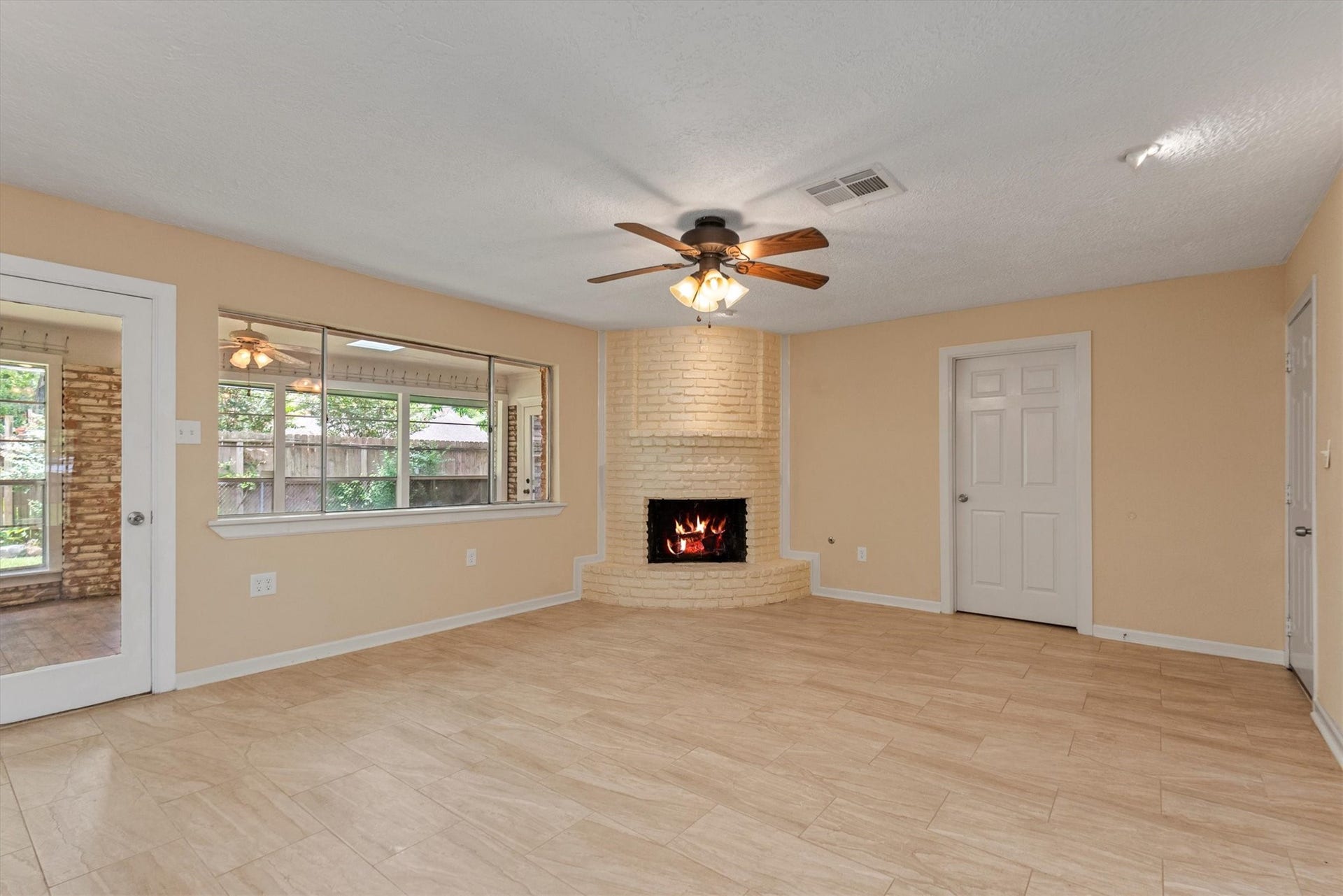 4906 Green Willow Lane, Dickinson, TX 77539 4906 Green Willow Lane, Dickinson, TX 77539