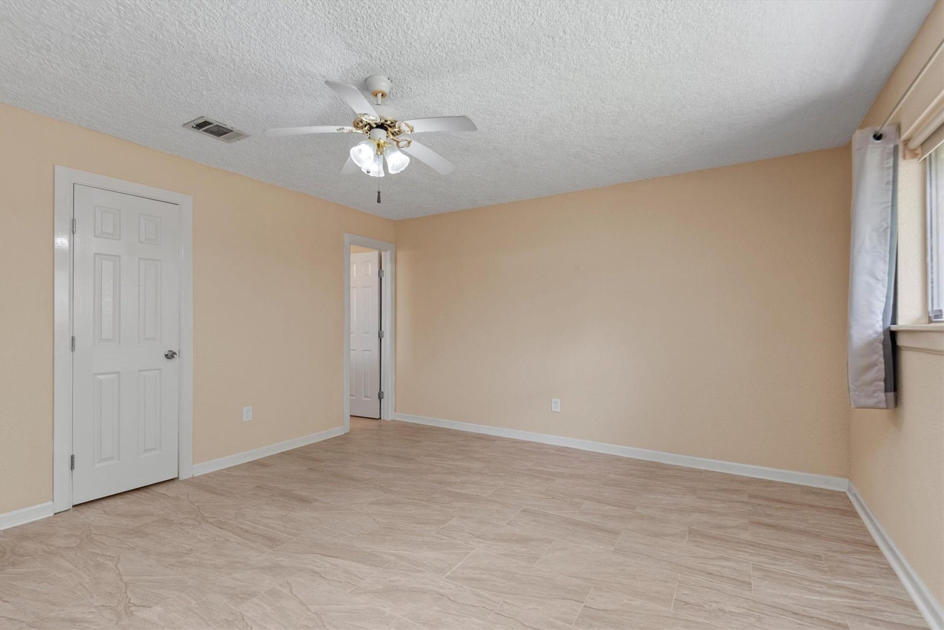 4906 Green Willow Lane, Dickinson, TX 77539 4906 Green Willow Lane, Dickinson, TX 77539