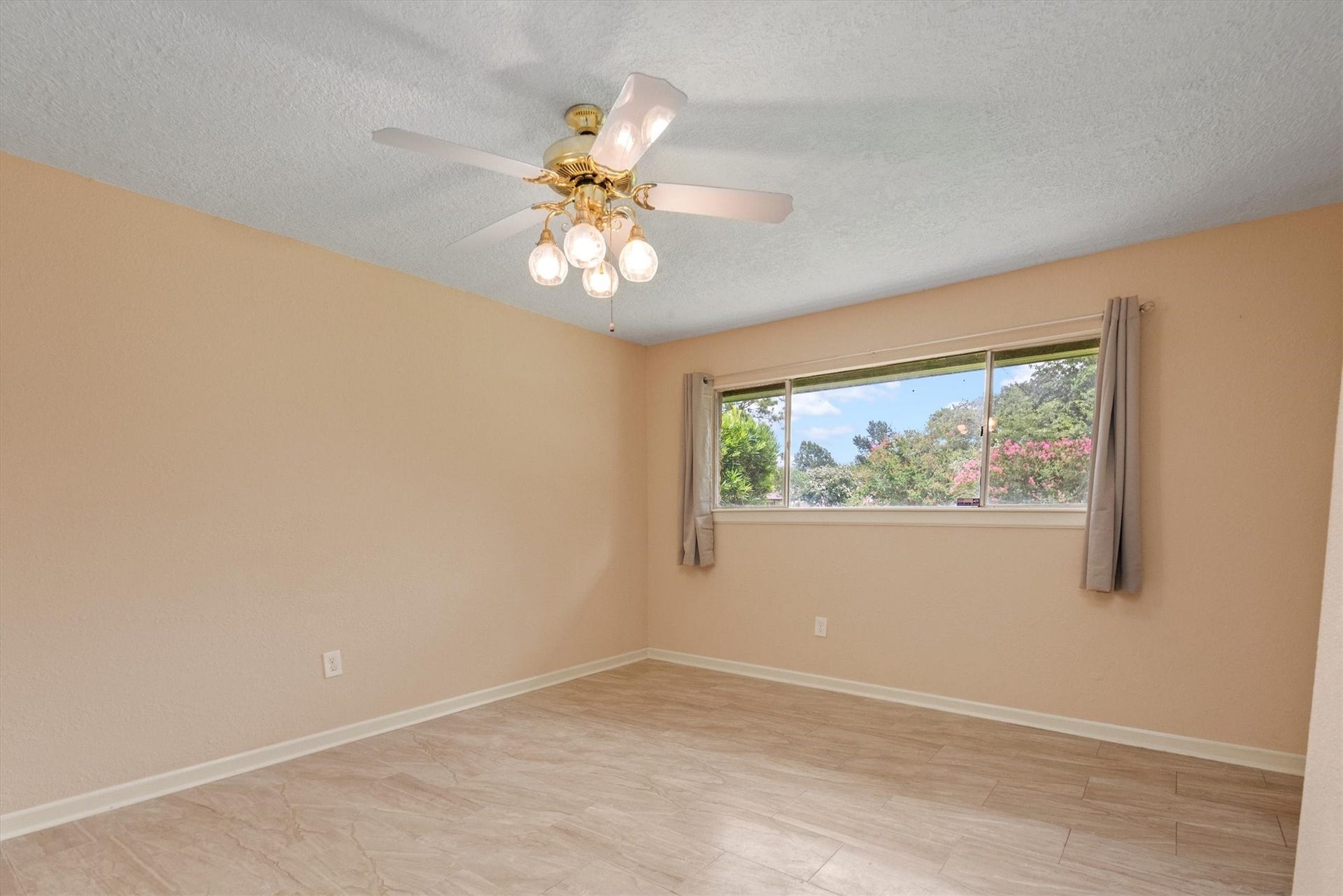 4906 Green Willow Lane, Dickinson, TX 77539 4906 Green Willow Lane, Dickinson, TX 77539