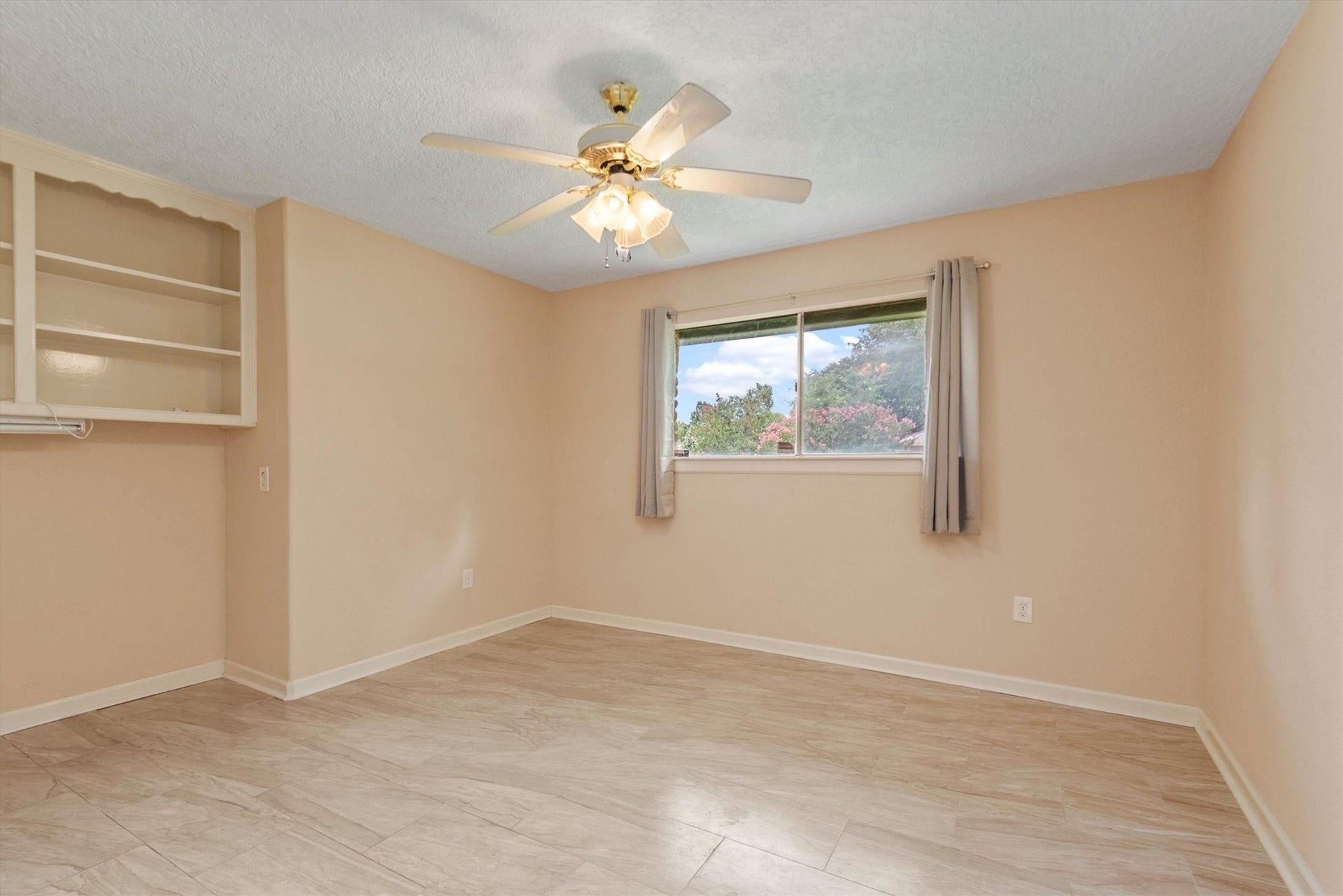 4906 Green Willow Lane, Dickinson, TX 77539 4906 Green Willow Lane, Dickinson, TX 77539