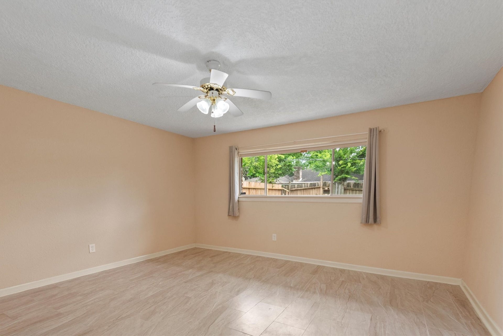4906 Green Willow Lane, Dickinson, TX 77539 4906 Green Willow Lane, Dickinson, TX 77539