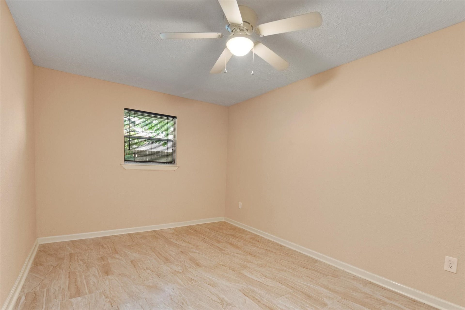 4906 Green Willow Lane, Dickinson, TX 77539 4906 Green Willow Lane, Dickinson, TX 77539