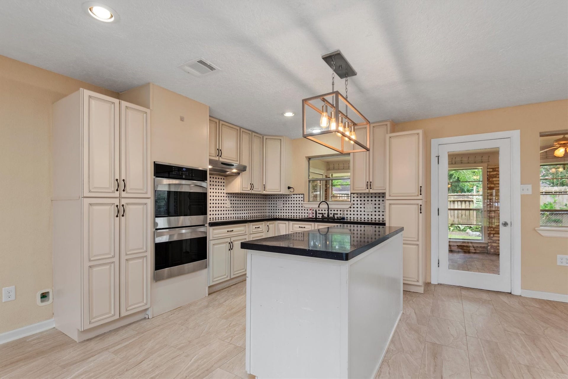 4906 Green Willow Lane, Dickinson, TX 77539 4906 Green Willow Lane, Dickinson, TX 77539