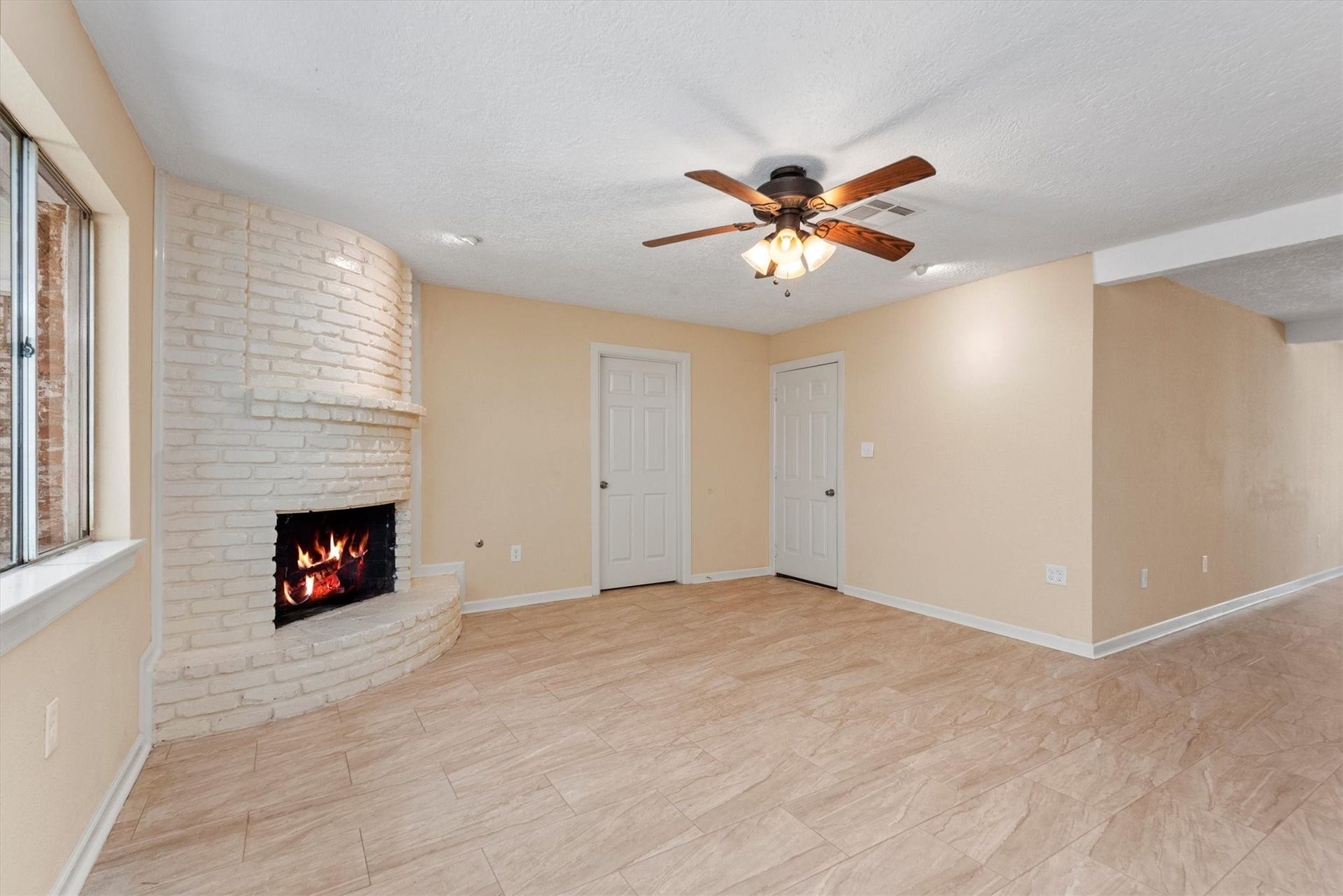 4906 Green Willow Lane, Dickinson, TX 77539 4906 Green Willow Lane, Dickinson, TX 77539