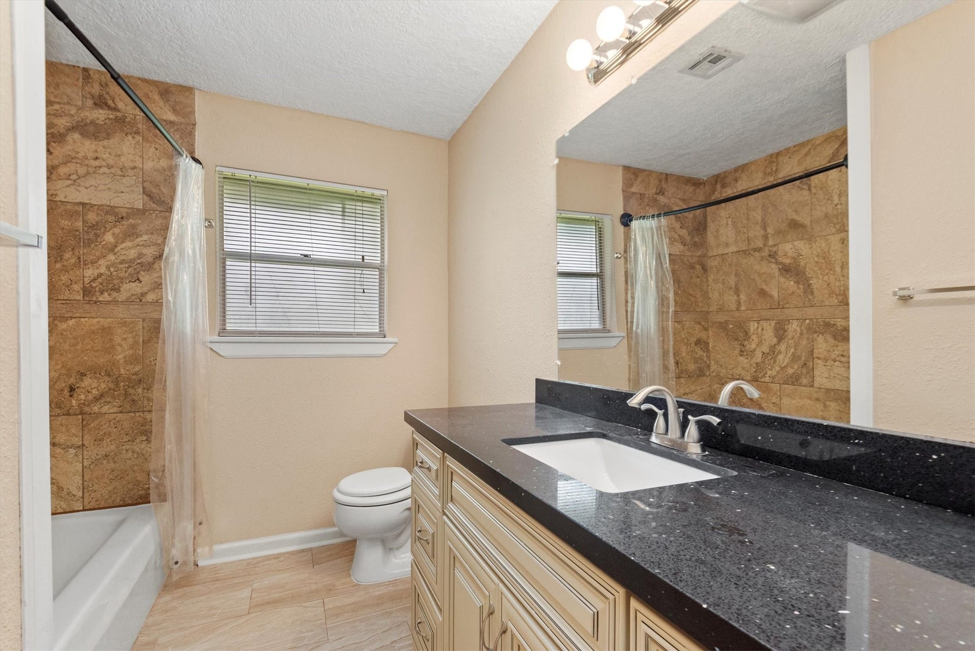 4906 Green Willow Lane, Dickinson, TX 77539 4906 Green Willow Lane, Dickinson, TX 77539