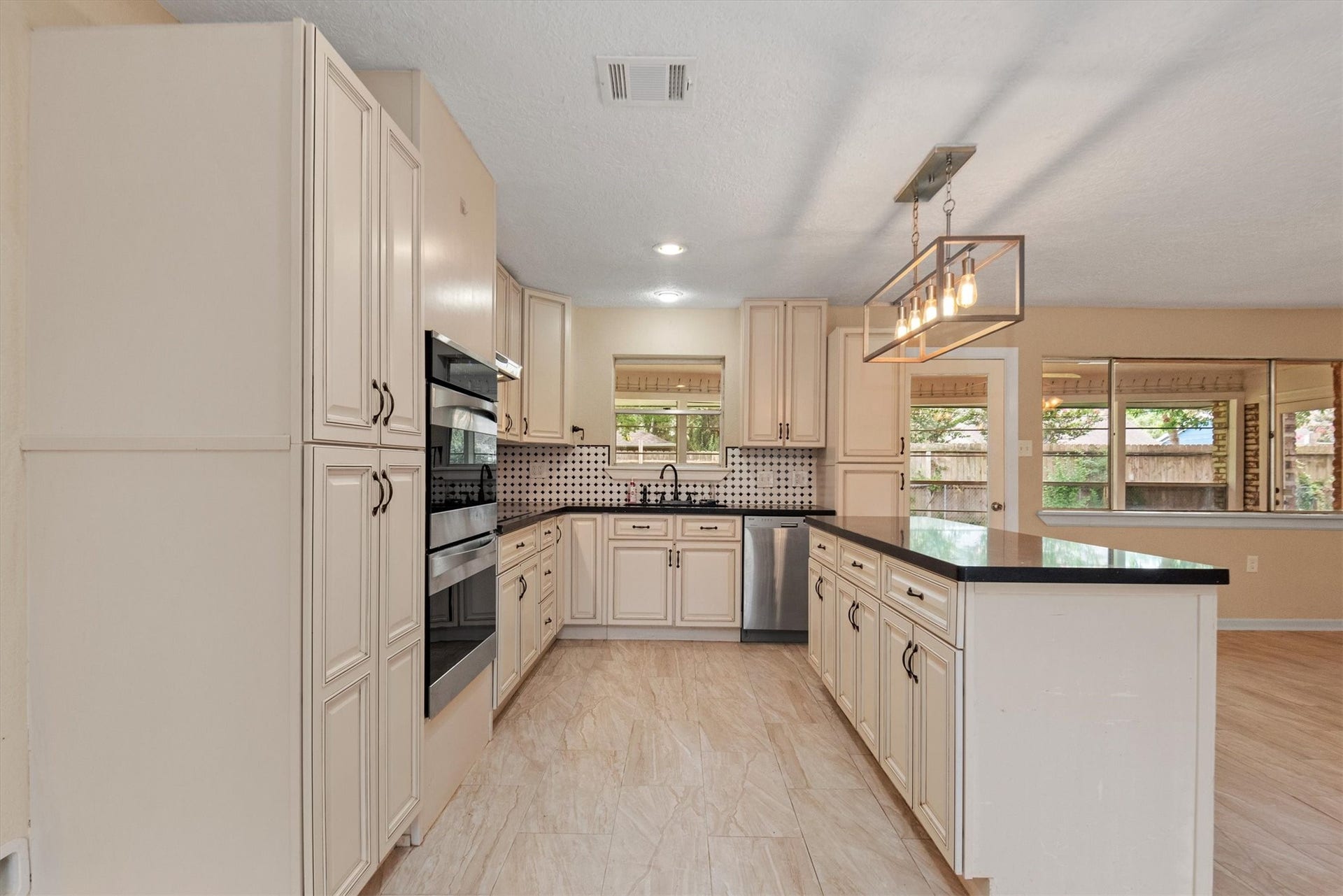 4906 Green Willow Lane, Dickinson, TX 77539 4906 Green Willow Lane, Dickinson, TX 77539