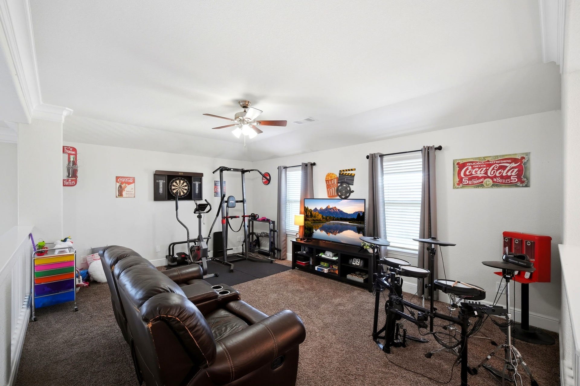 21639 Lexor Drive, Porter, TX 77365 Spacious entertainment room perfect for leisure and fun.
