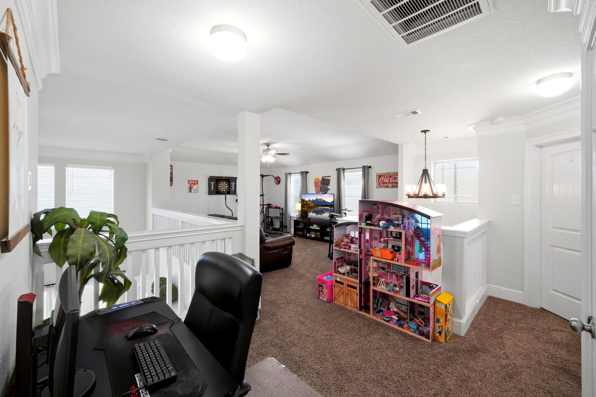 21639 Lexor Drive, Porter, TX 77365 Bright and spacious loft area with ample natural light.