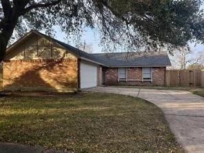 Property photo for 3304 Sandpiper Drive, Baytown, TX