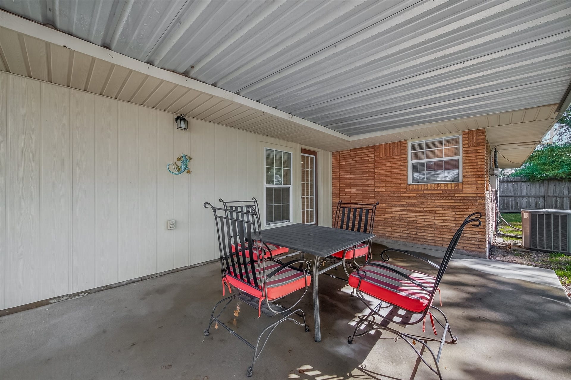 4045 Osby Drive, Houston, TX 77025 4045 Osby Drive, Houston, TX 77025