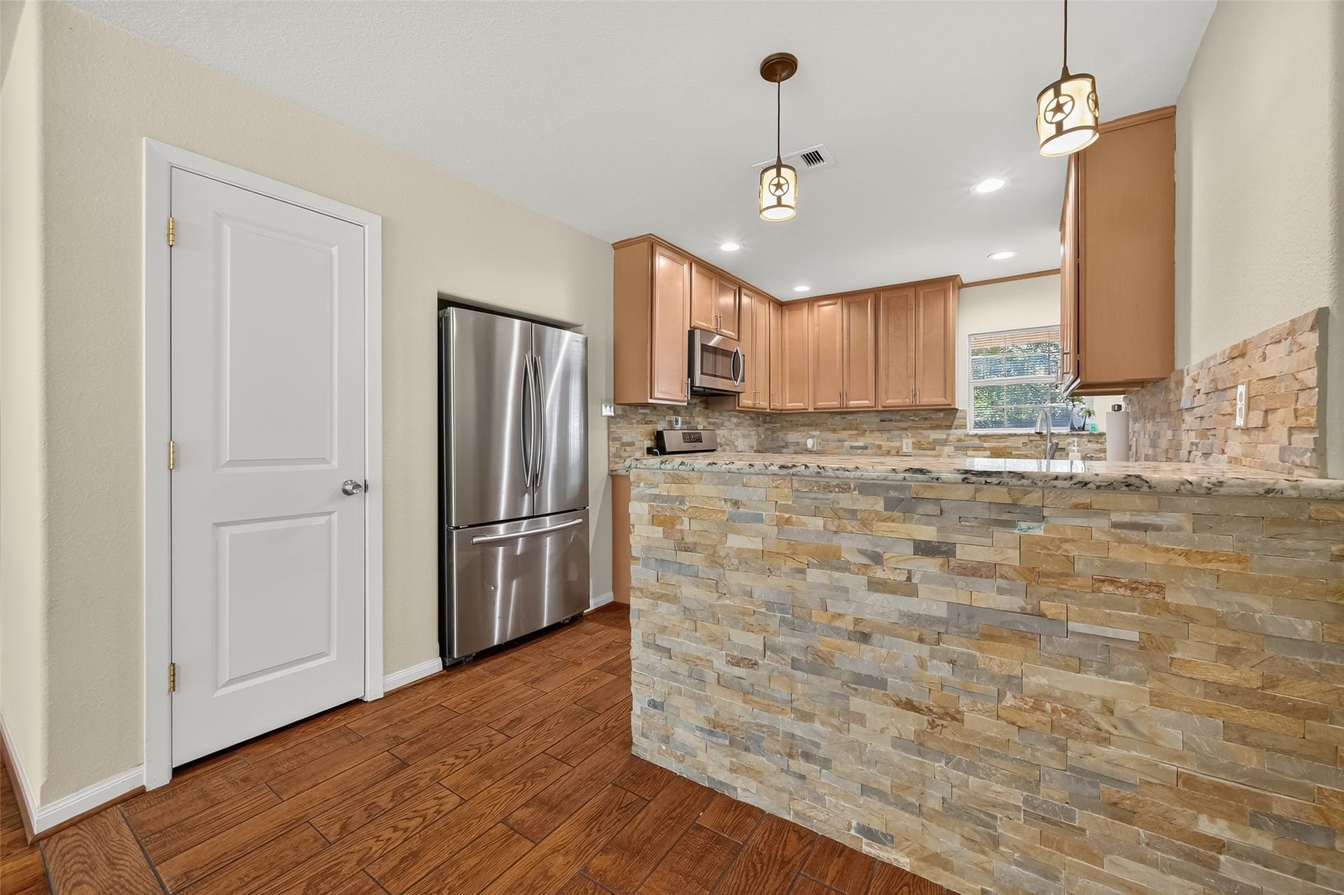 4045 Osby Drive, Houston, TX 77025 4045 Osby Drive, Houston, TX 77025