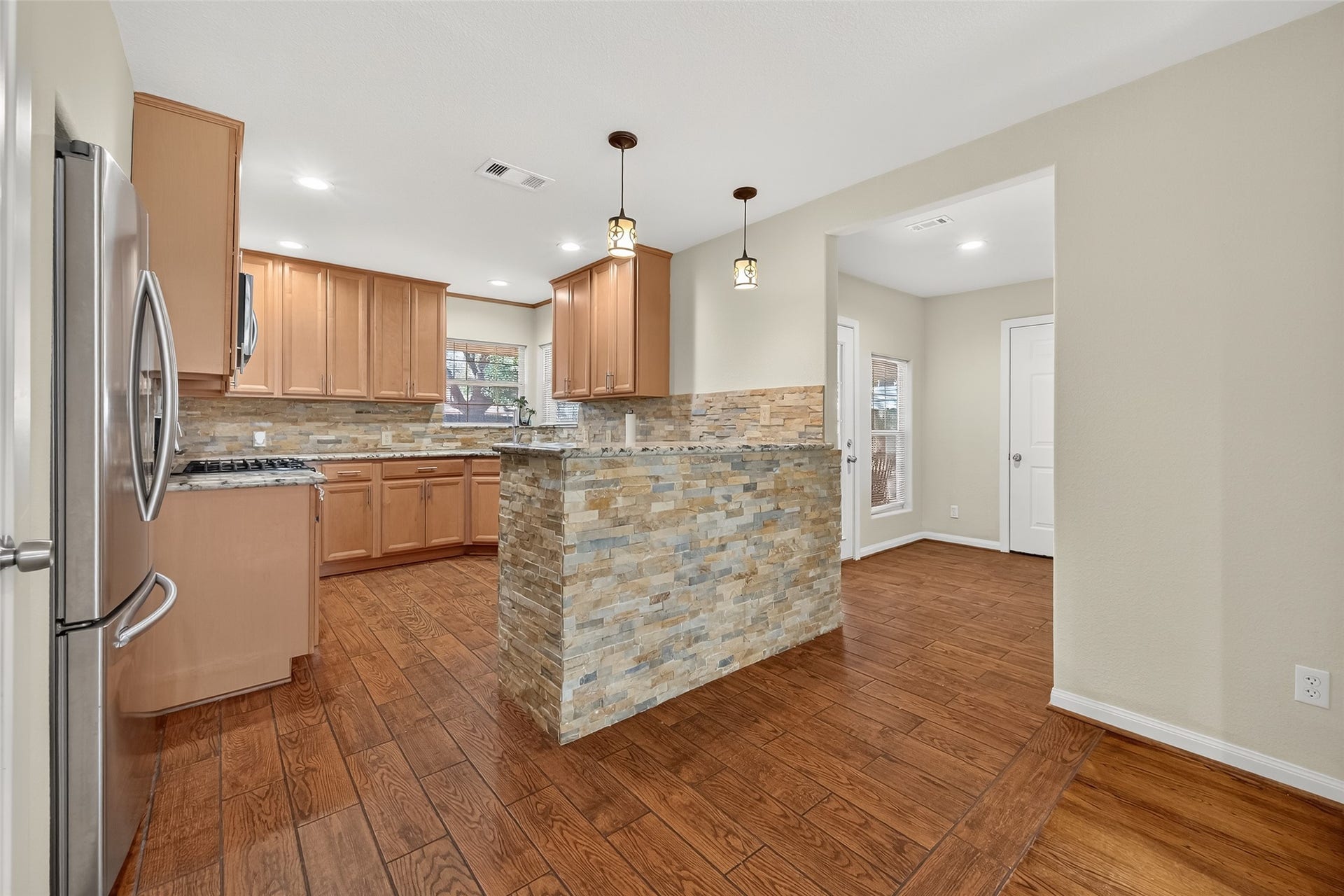 4045 Osby Drive, Houston, TX 77025 4045 Osby Drive, Houston, TX 77025