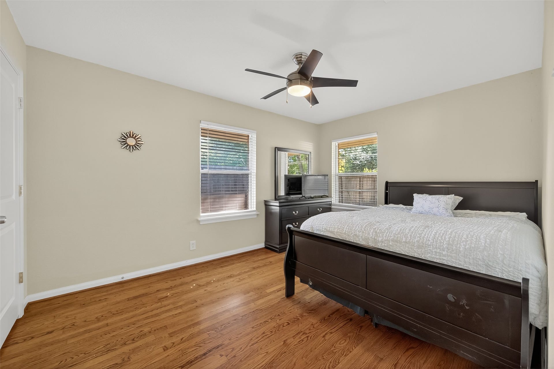 4045 Osby Drive, Houston, TX 77025 4045 Osby Drive, Houston, TX 77025