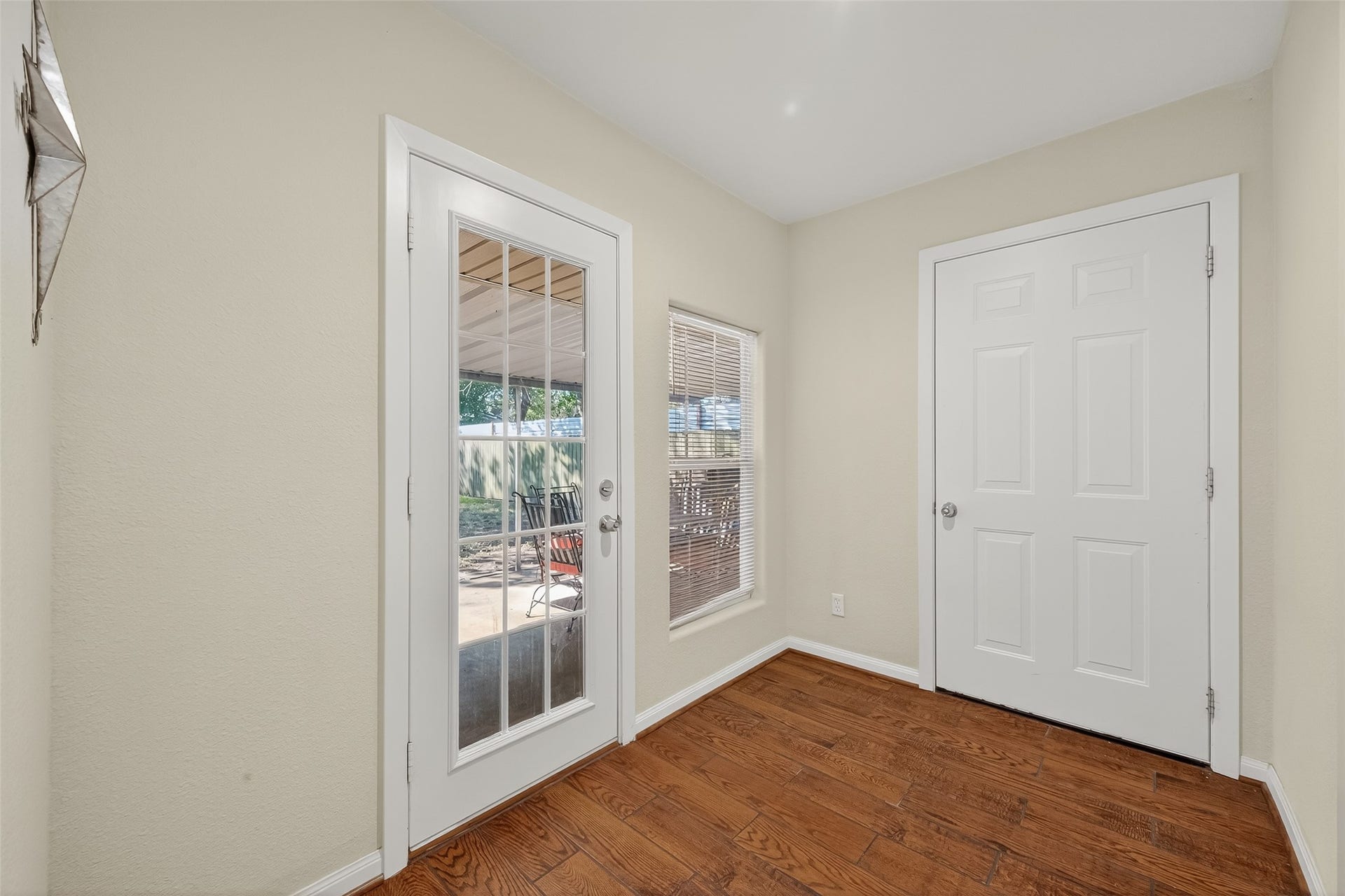 4045 Osby Drive, Houston, TX 77025 4045 Osby Drive, Houston, TX 77025